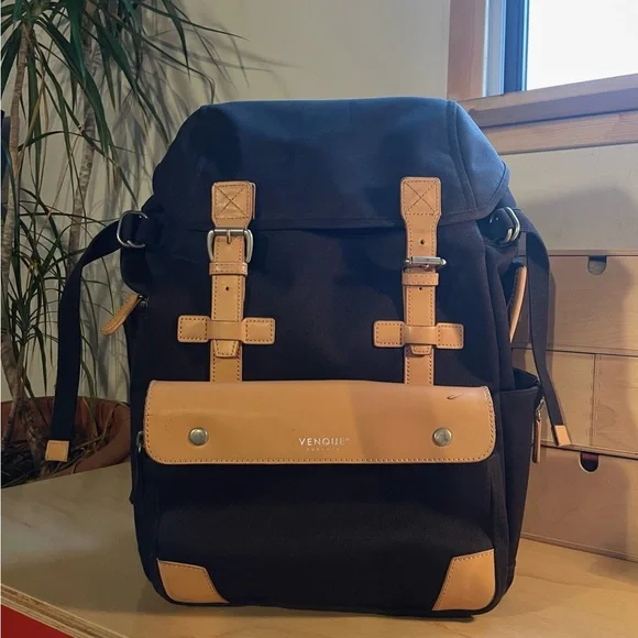 Venque Alpine Backpack - Picture 3 of 5